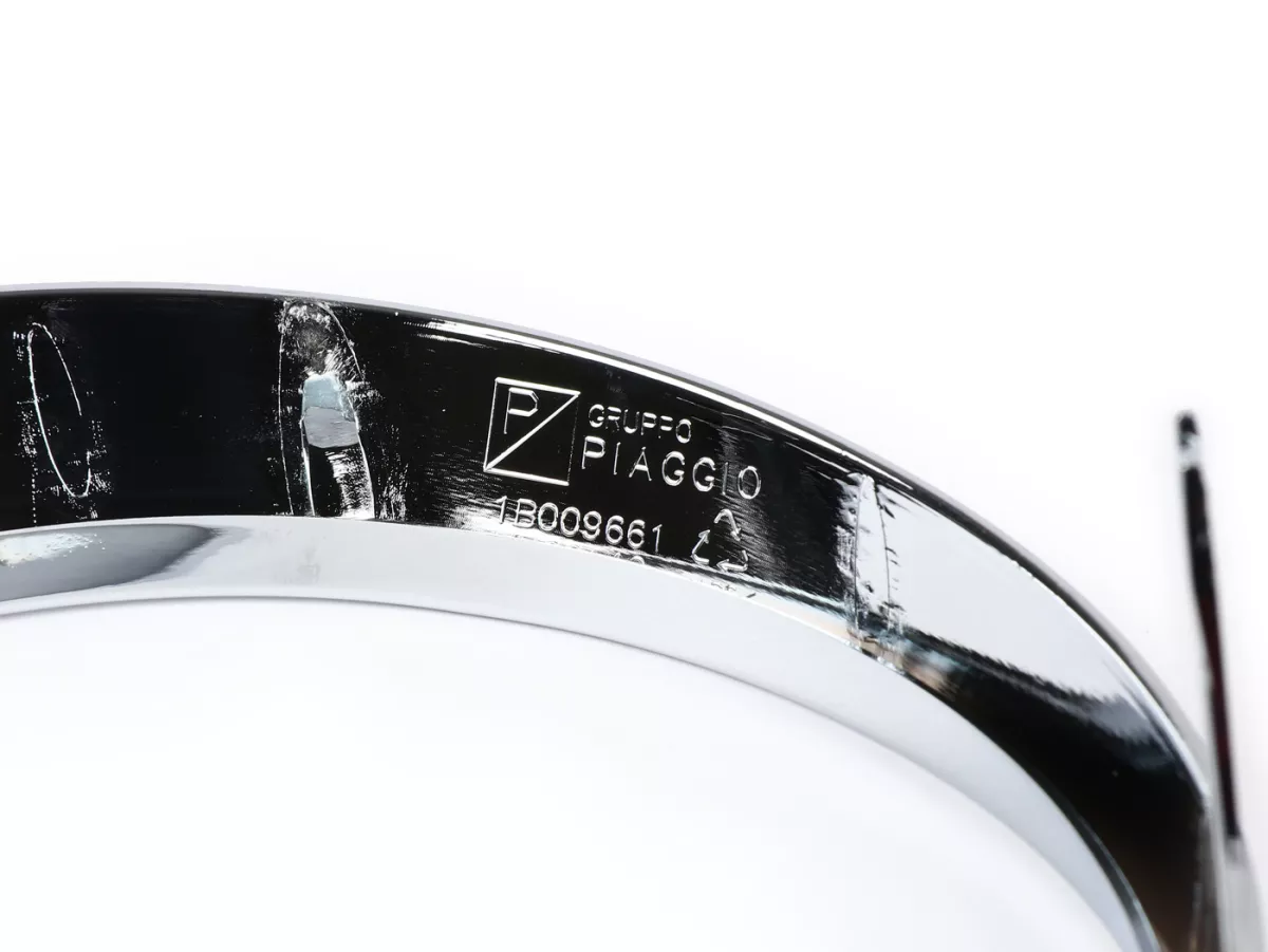 Anillo embellecedor de faro, cromado -PIAGGIO- Vespa GTS 125 (ZAPMD3202, ZAPMD3203), Vespa GTS 300 HPE (ZAPMD3103, ZAPMD3104)