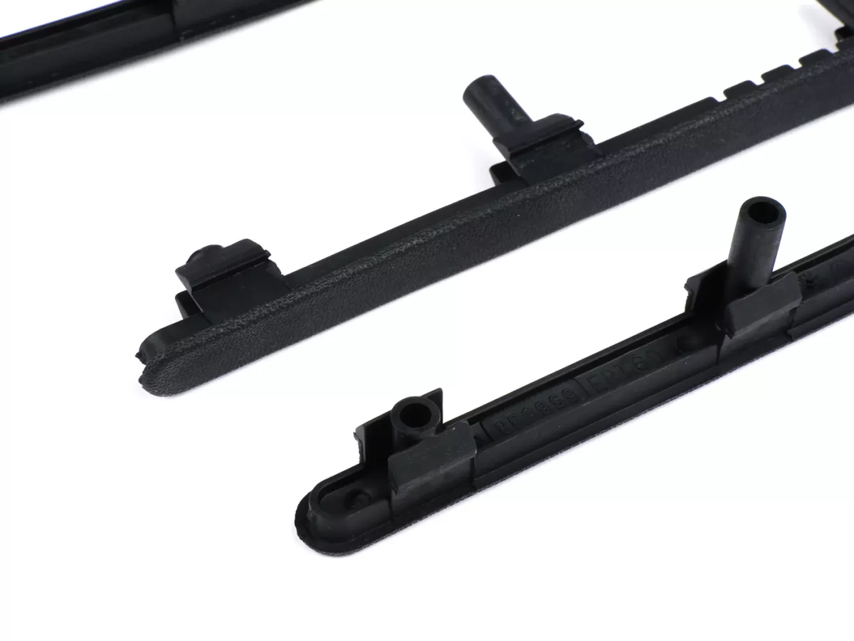 Set strisce battistrada, nero -PIAGGIO- Vespa GTS 125 (ZAPMD3202, ZAPMD3203), Vespa GTS 300 HPE (ZAPMD3103, ZAPMD3104)