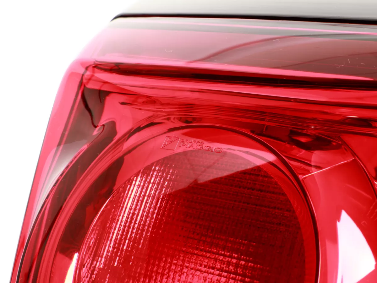 Achterlicht -PIAGGIO- Vespa GTS Super HPE, GTS i.e. Super 125 (ZAPMA3700), GTS i.e. Super300 HPE (ZAPMA3600), Special Edition Notte - zwart