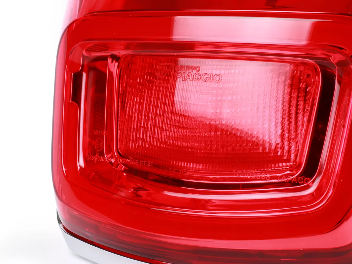 Taillight -PIAGGIO- Vespa GTS 125-310 Keyless - Chrome