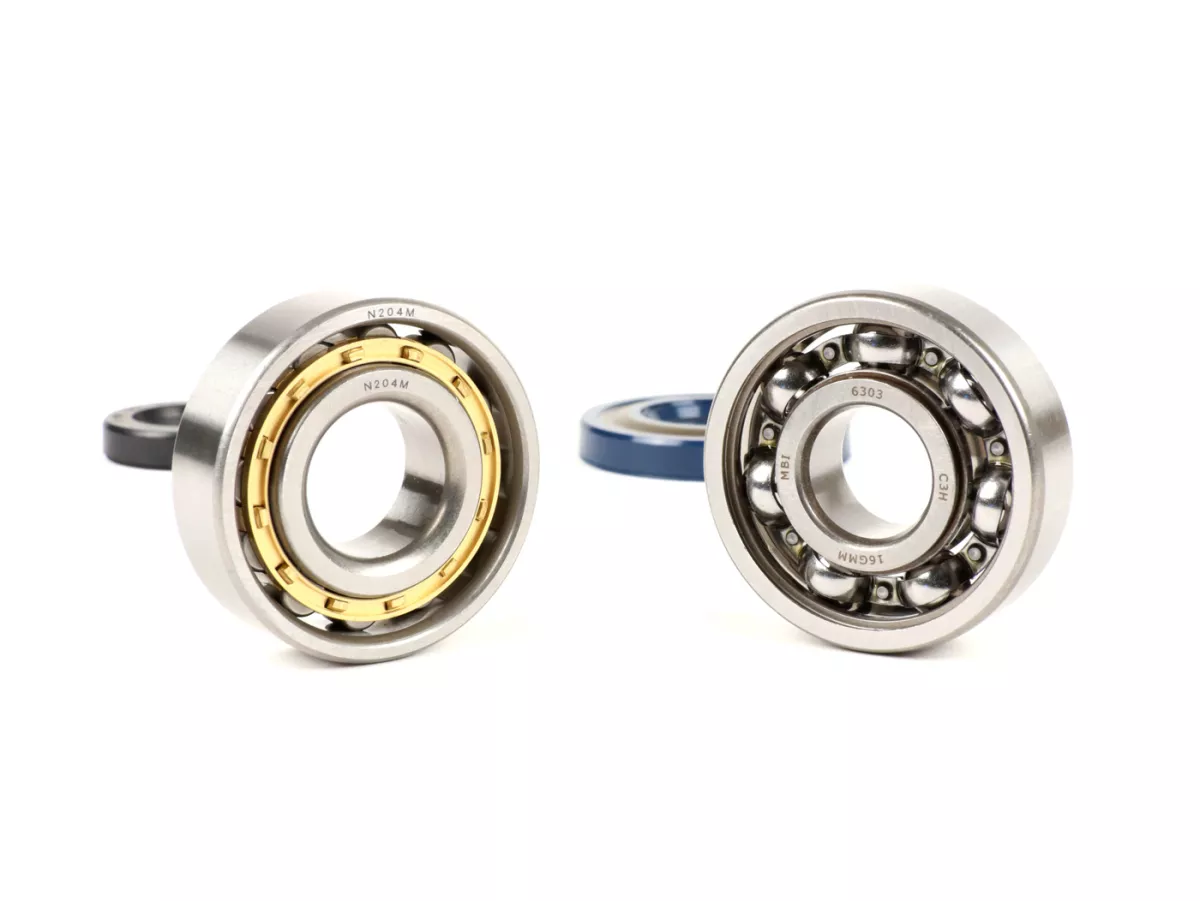 Lagersats - oljetätningssats för vevaxel -PIAGGIO- Vespa V50, PV125, ET3, PK50S, PK80S, PK125S - 1x 6303 + 1x N204