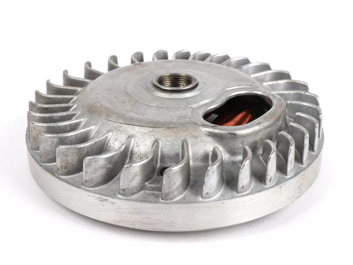 Roue polaire - Roue de ventilateur -PIAGGIO- Piaggio, Vespa Ciao, SI, Bravo, Boxer, Grillo - Allumage par contact avec bobines d'alimentation