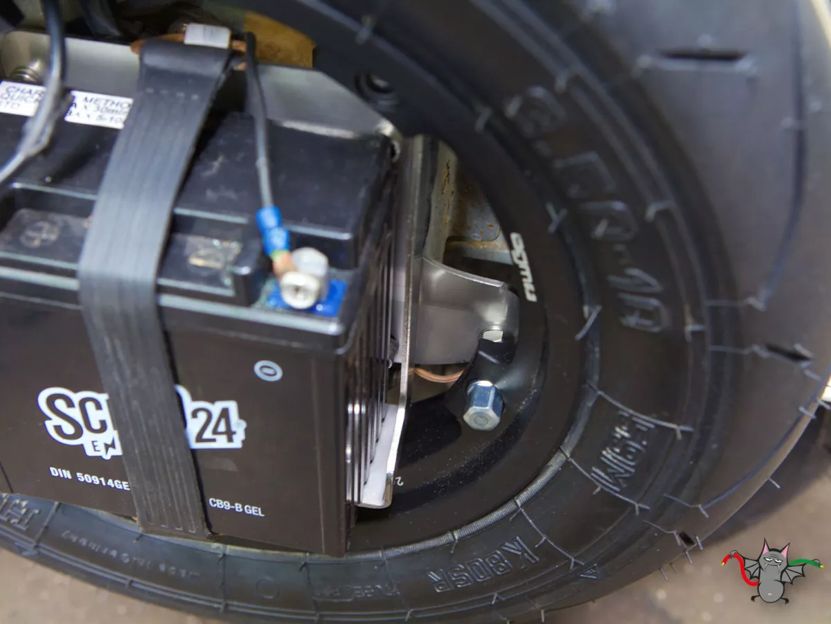 Reservhjulshållare - Batterihållare -CMD Fat Bat- Vespa PX, rostfritt stål