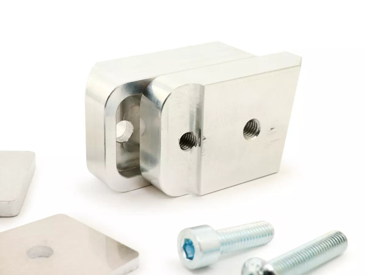 Dudukan peredam kejut bagian atas/rangka -CMD Silent Scorpion- Vespa Largeframe (PX, Sprint, Rally, GT/GTR, TS, Super, VBA, VBB, VNA, VNB) - slide penahan dua bagian (dapat disetel 0-15mm, juga untuk ban lebar) menggantikan spacer
