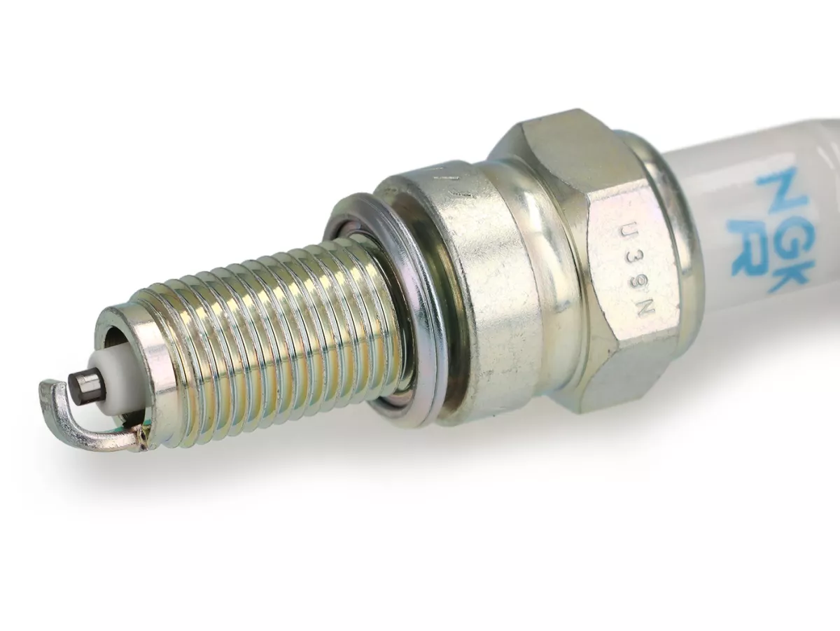 Candela -NGK CPR EA- CPR7EA-9 - HONDA SH 125 JF41, JF51, PCX 125 JF28, JF57, JF64, KYMCO X-Town 125