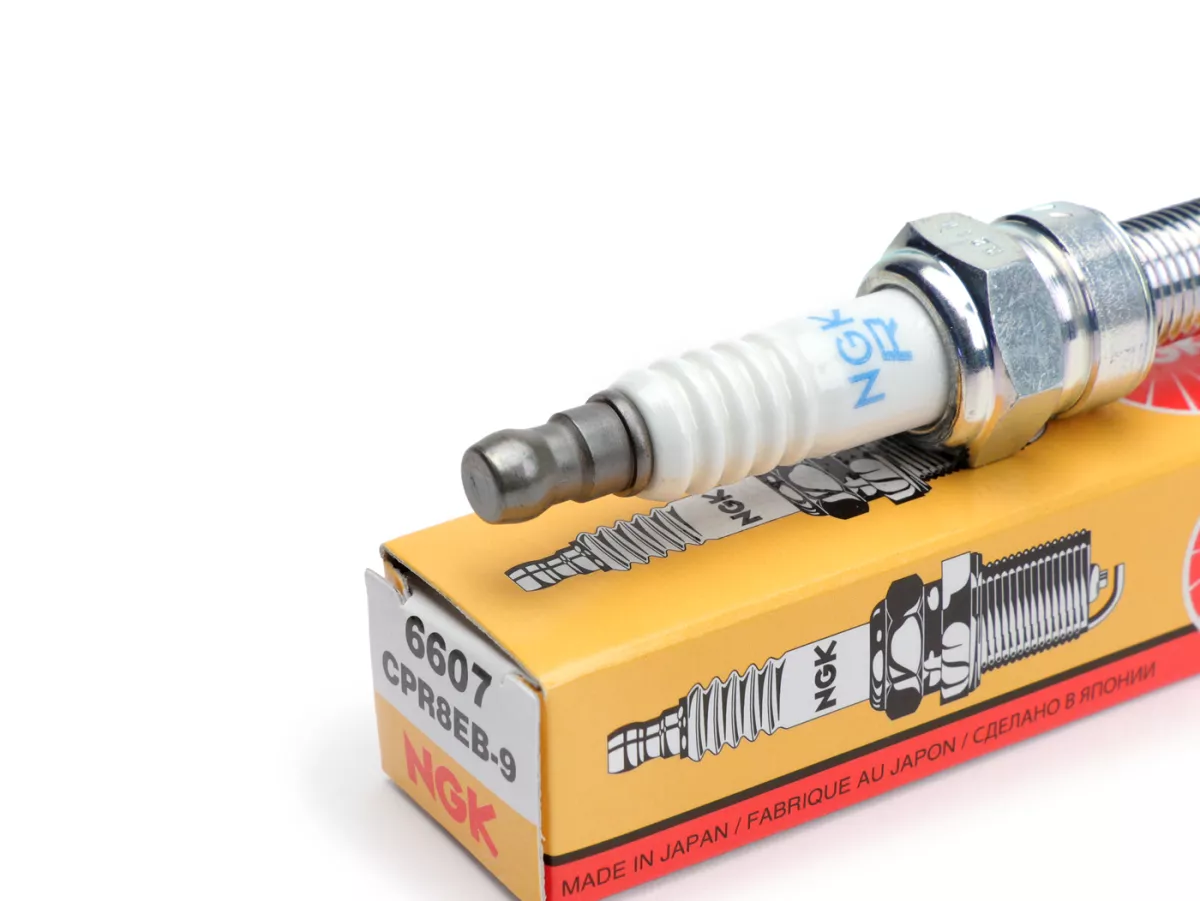 Candela -NGK CPR EB- CPR8EB-9 - PEUGEOT Metropolis 400