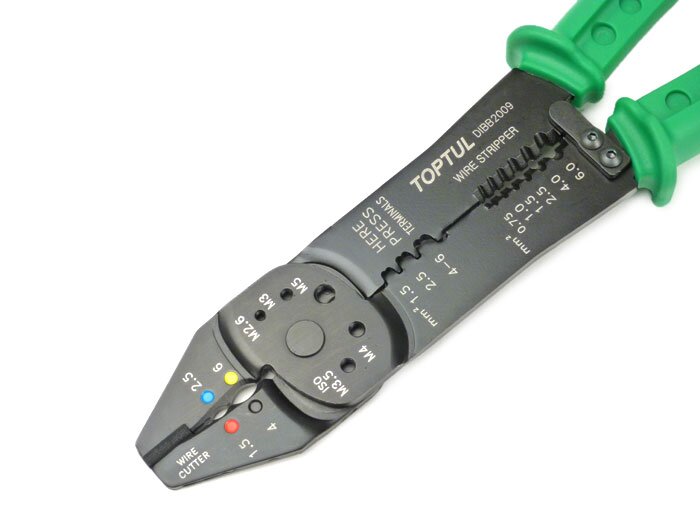 Pince à sertir universelle -TOPTUL- à la fois pince à dénuder (-6,0mm²), coupe-câble et coupe-boulon (-M5)