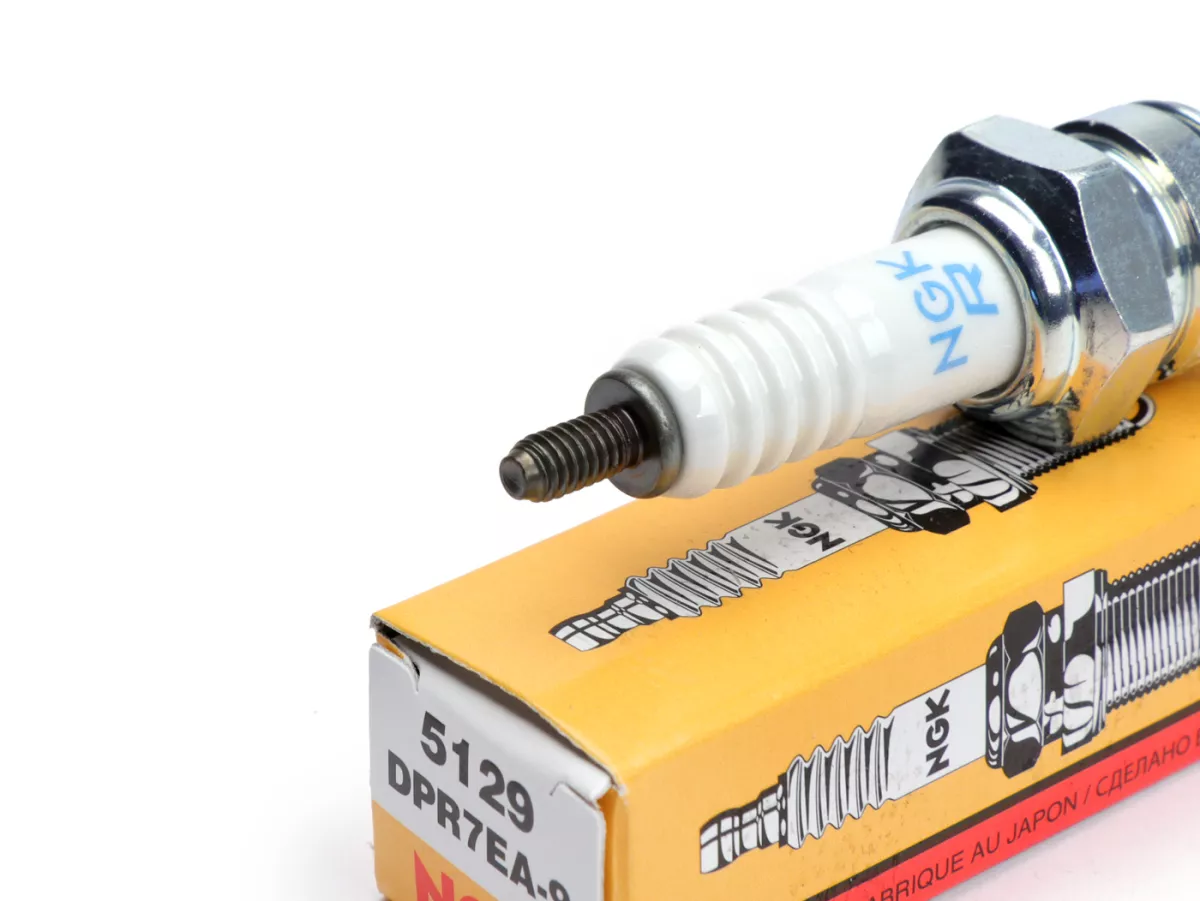 Bujía -NGK DPR EA- DPR7EA-9 - HONDA Spacy 125, Foresight FES 250, Forzy NSS 250, MALAGUTI F18 125 - 150 Blog 125 - 160, BETA Eikon 125 - 150, KYMCO Grand Dink 125 - 250, Super 8 125, People 125 - 250, Xciting 250