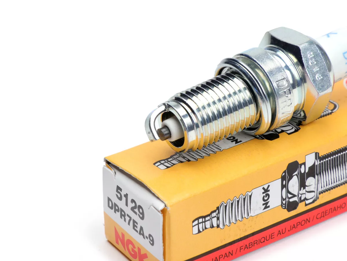 Bujía -NGK DPR EA- DPR7EA-9 - HONDA Spacy 125, Foresight FES 250, Forzy NSS 250, MALAGUTI F18 125 - 150 Blog 125 - 160, BETA Eikon 125 - 150, KYMCO Grand Dink 125 - 250, Super 8 125, People 125 - 250, Xciting 250