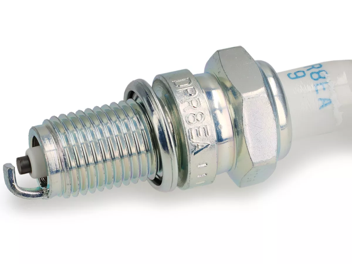 Bujía -NGK DPR EA- DPR8EA-9 - DERBI Senda R 125 Baja, Cross City 125, MALAGUTI Password 250, MBK Skycruiser 250, YAMAHA X-City 250