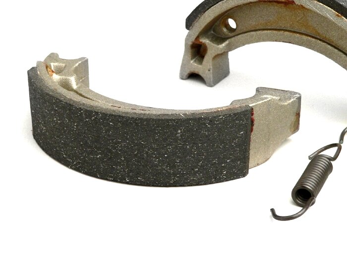 Mâchoires de frein -FA ITALIA Ø=110x25mm- YAMAHA BWs 50, Neos 50, Why, Axis, Slider, MBK Bosster 50, Ovetto 50, Flipper, Stunt, Forte, KEEWAY Flash, Focus, RY6, RY8, Matrix, F-Act, GENERIC Roc, Ideo, XOR, CPI Aragon, Oliver, Formula R, Popcorn, Hussar