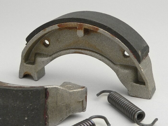Brake shoes -GALFER Ø=110x25mm- MBK Fizz 50cc 1994 (r),YAMAHA Activ 80cc 1988 (f), Beluga 50cc 1990 (f), Beluga 80cc 1990 (f), Breeze 50cc 1995 (r), DT LCD 50cc 1996-2003 (r), DT R 50 1994-1995 (r), DT AC 80cc 1981 (f/r), DT AC 80cc 1981 (f/r), DT LC 80cc