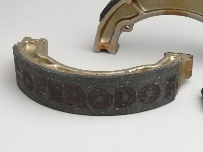 Brake shoes -FERODO Ø=130x25mm- ITALJET Velocifero (f), HONDA Helix 250 CN, PEUGEOT Elyseo 125
