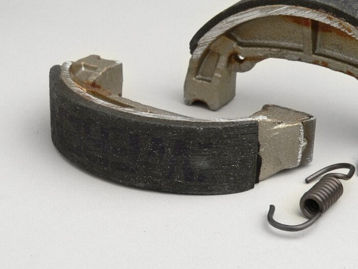 Brake shoes -FERODO Ø=120x25mm- DERBI Hunter (r), SUZUKI Address (r)