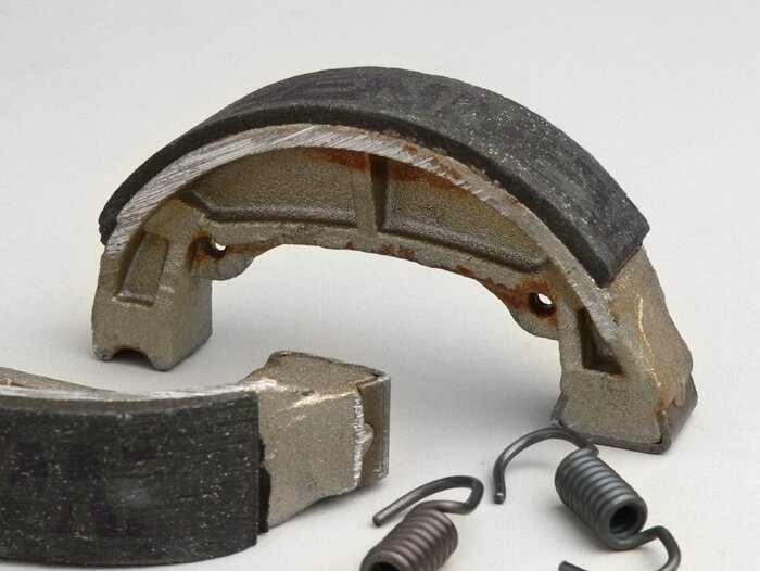 Brake shoes -FERODO Ø=120x25mm- DERBI Hunter (r), SUZUKI Address (r)