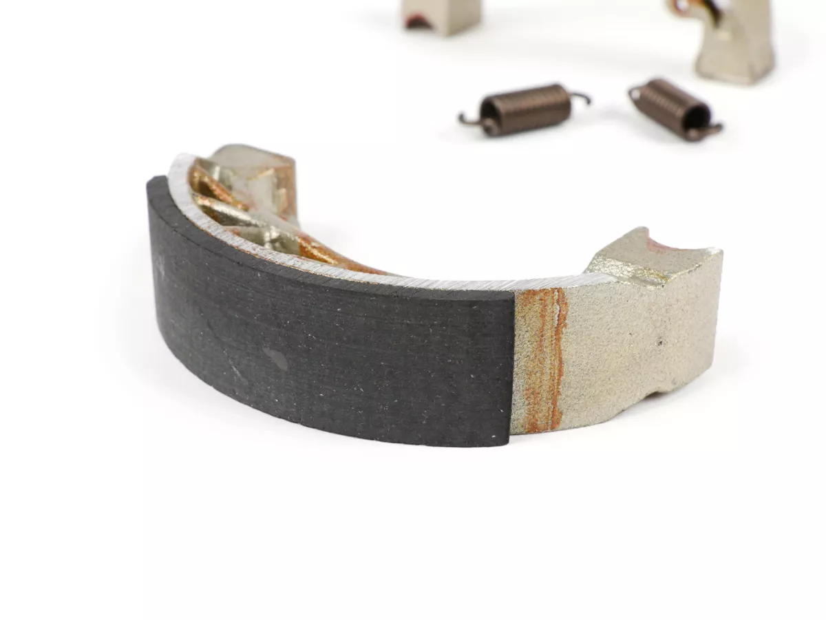 Brake shoes -FERODO Ø=110x25mm- Piaggio 50-150cc, SKR 125cc  (r), SKR 150 (r), Vespa ET2 50cc 2000 (r),  Runner 50cc 1997-1997 (r), PIAGGIO Hexagon 125cc 1994-1997 (r), Hexagon 150cc 1994-1999 (r), Hexagon GT 250cc 4-stroke (G/H) 250cc 1998-1999 (r), Hexa