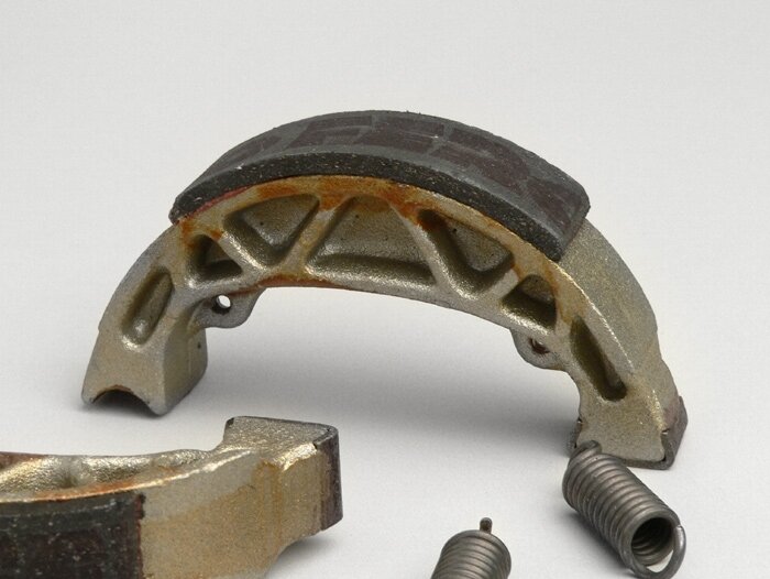 Brake shoes rear -LUCAS TRW Ø=100x20mm, without slot in the anchor pin- PIAGGIO TPH 50, NRG MC2 50, NRG 50, NTT 50, Sfera 50 RST, Sfera 80, Zip 50, GILERA Storm 50, Easy Moving 50
