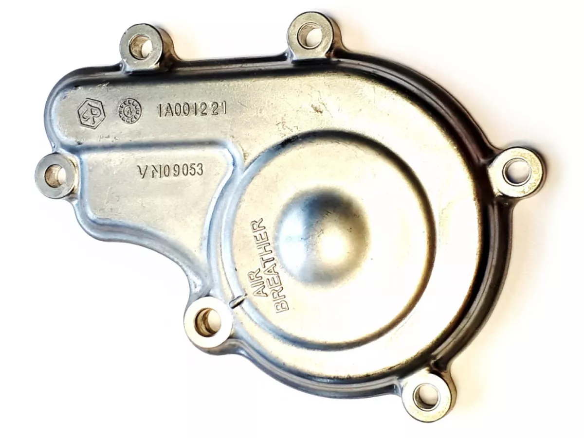 Waterpompdeksel -PIAGGIO- Vespa GTS 125 (ZAPMA3100, ZAPMA3200, ZAPMA3700, ZAPMD3200, ZAPMD3201), Vespa GTS 150 (ZAPMA3200, ZAPMA3100), Vespa GTS Super 125 (ZAPMA3100, ZAPMA3200, ZAPMA3700, ZAPMD3200), Piaggio Medley 125 (RP8MA0120, RP8MA0121, RP8MB0100)