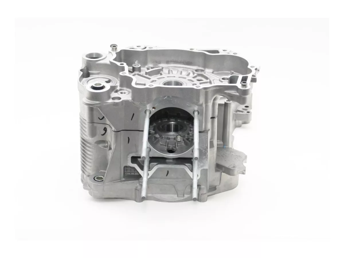 Engine casing -PIAGGIO, category 1- Vespa GTS HPE 300 (ZAPMA3600, ZAPMD310), Vespa GTS Super HPE 300 (ZAPMA360, ZAPMD3100), Vespa GTV HPE 300 (ZAPMA3602, ZAPMA362, ZAPMD3102), Piaggio MP3 HPE 300 (ZAPTA2100, ZAPTD2100)