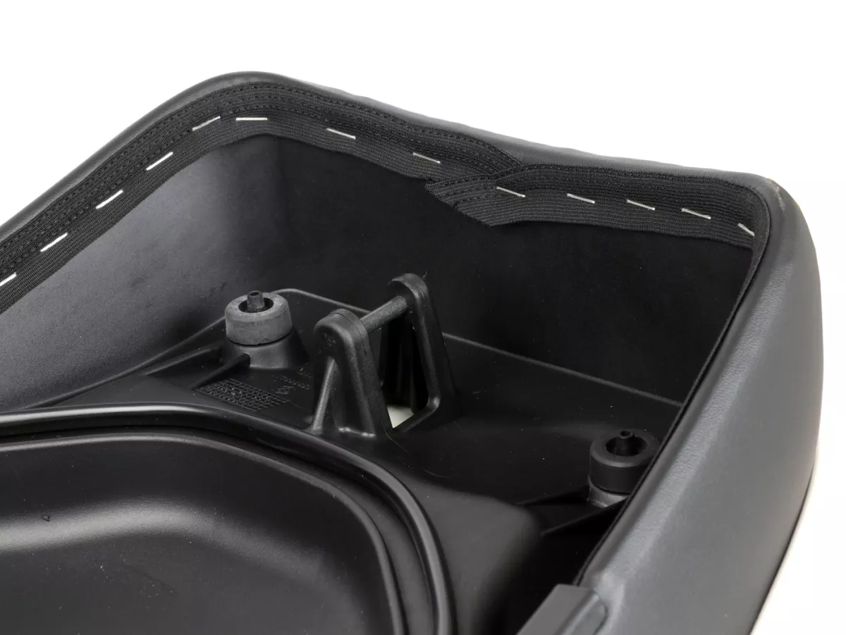 Sittbänk -PIAGGIO Sei Giorni (2017-)- Vespa GTS HPE, GTV HPE, GTS Super 125-300cc - Monoposto - Svart