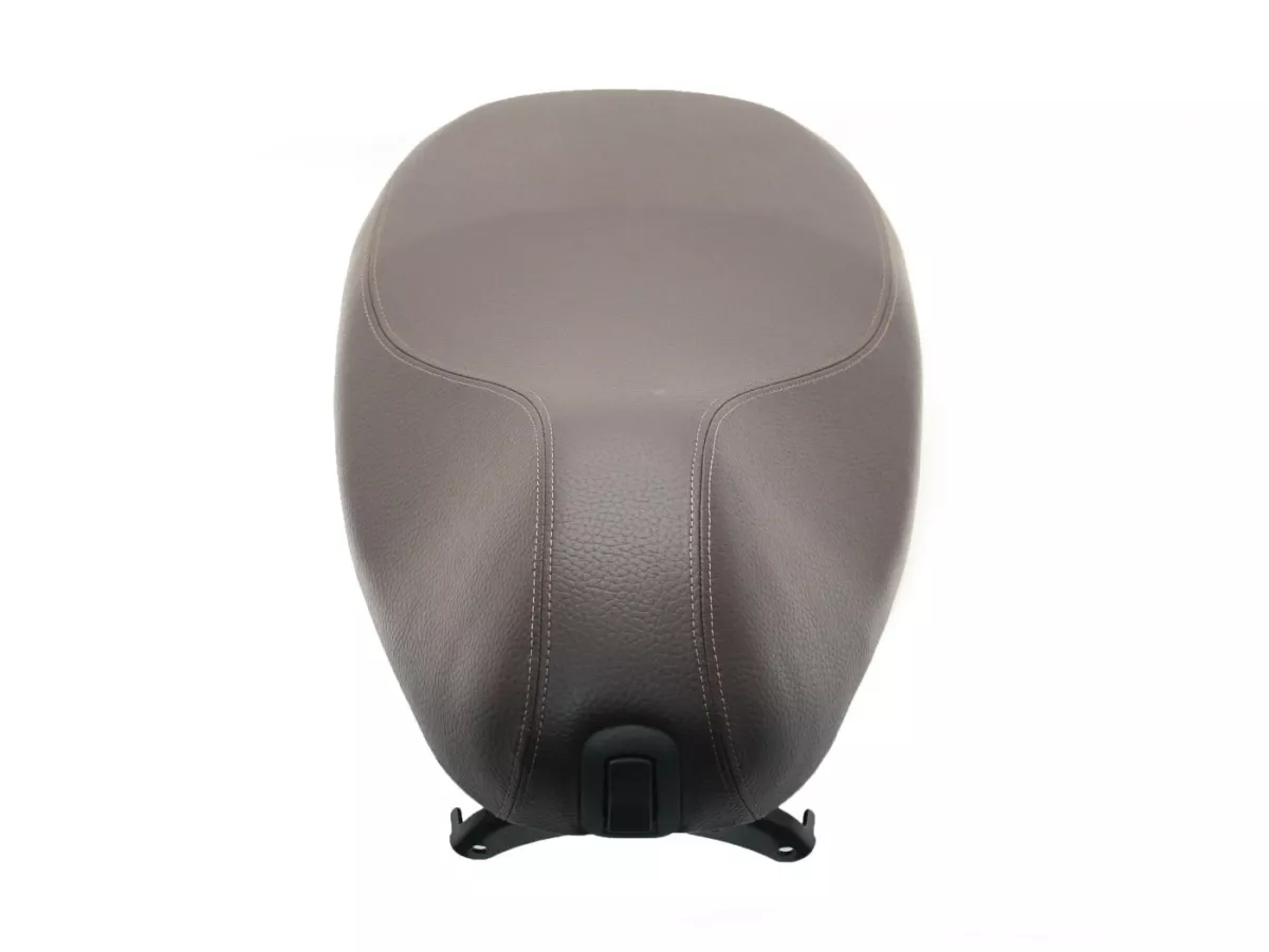 Zitbank -PIAGGIO, dubbele zitbank, donkerbruin- Vespa Primavera 125 (ZAPMA1100, ZAPMA1101, ZAPMD1100), Vespa Primavera 150 (ZAPMA1200, ZAPMA1201, ZAPMD120), Vespa Primavera 50 (ZAPCA0200)