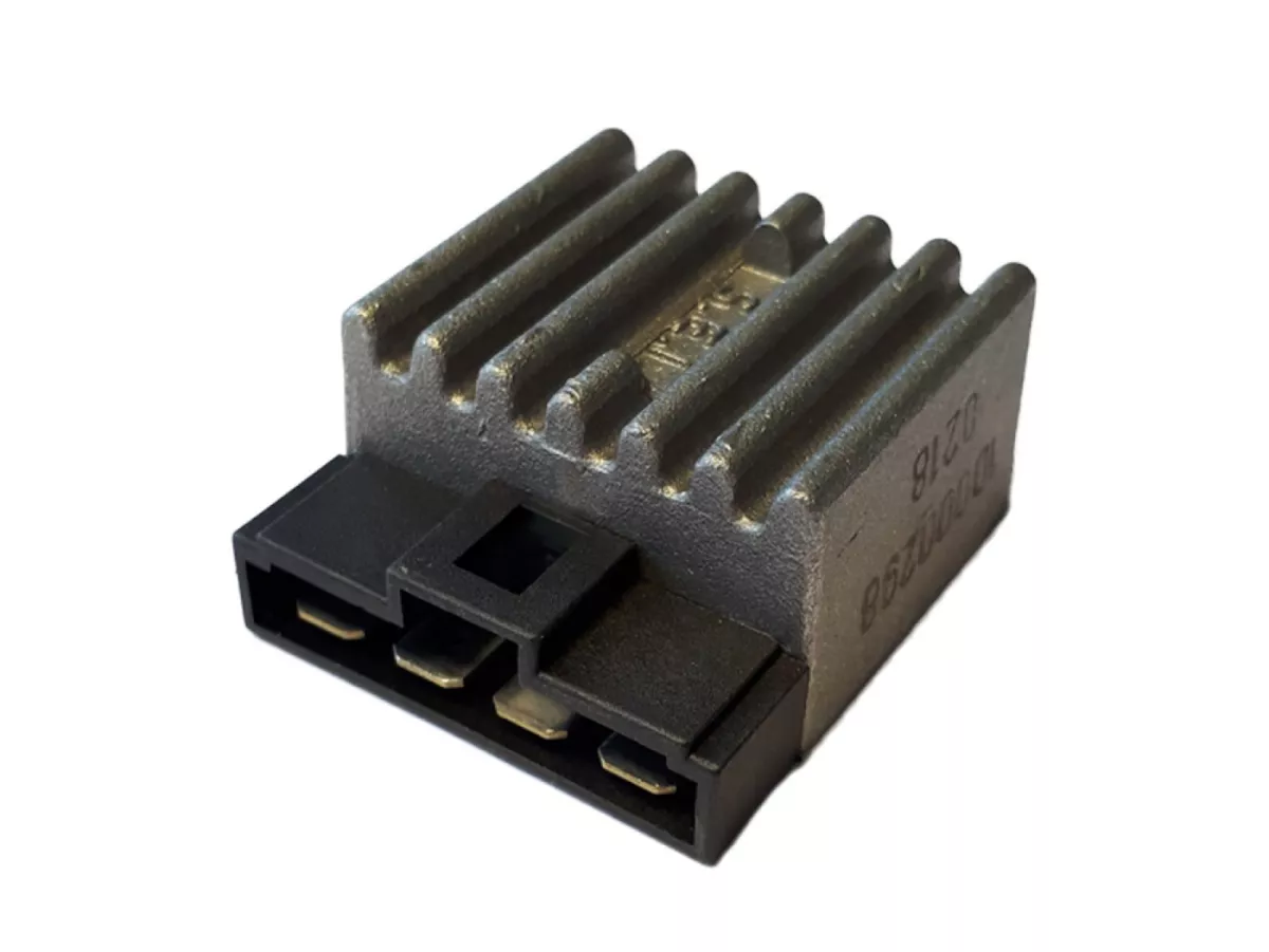 Voltage regulator -PIAGGIO- 4-Pin 12V- Vespa Primavera 50 (ZAPC53100, ZAPC53200, ZAPCA0100, ZAPCA0102, ZAPCA0200, ZAPCA0202), Vespa Sprint 50 (ZAPC53101, ZAPC53201, ZAPC53301, ZAPC53303, ZAPC536B, ZAPCA0101, ZAPCA0103, ZAPCA0201, ZAPCA0203), Aprilia Scara