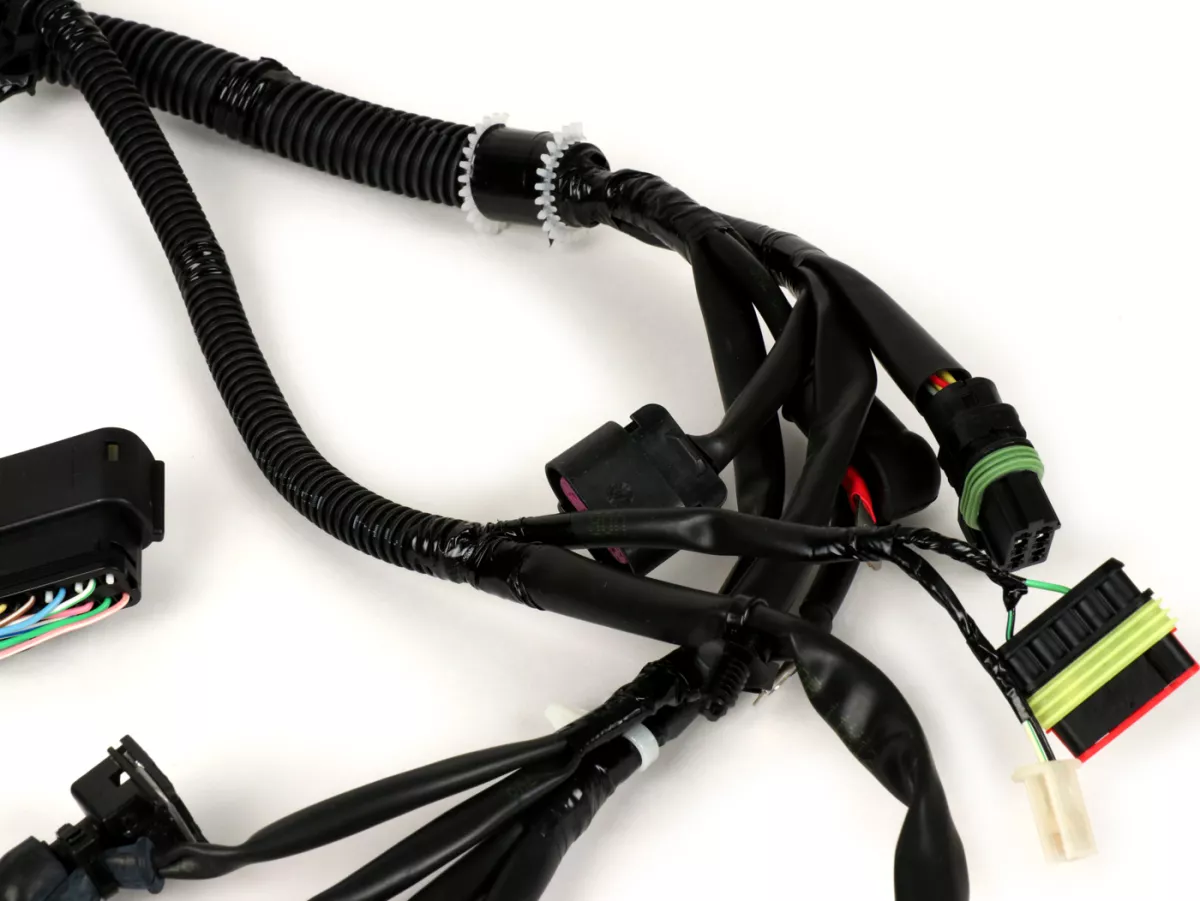 Juego de cables -PIAGGIO- Vespa Primavera 125 (ZAPM81100, ZAPM81101), Vespa Primavera 150 (ZAPM81200), Vespa Sprint 125 (ZAPM81300, ZAPM81301)