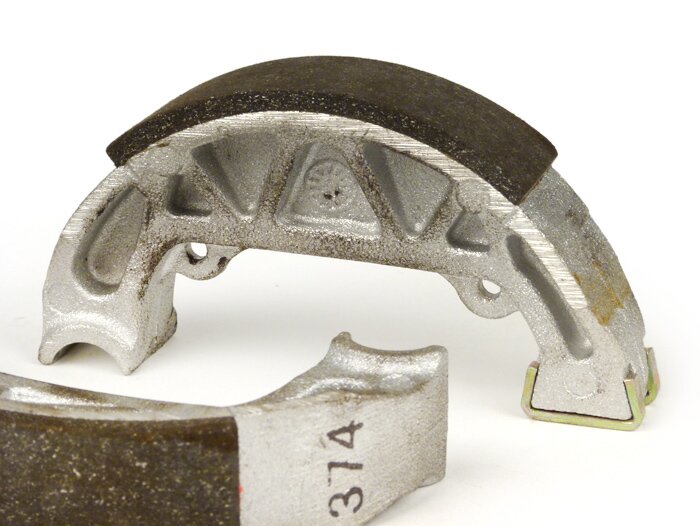 Brake shoes rear -PIAGGIO Ø=100x20mm, without slot in the anchor pin- PIAGGIO TPH 50, NRG MC2 50, NRG 50, NTT 50, Sfera 50 RST, Sfera 80, Zip 50, GILERA Storm 50, Easy Moving 50