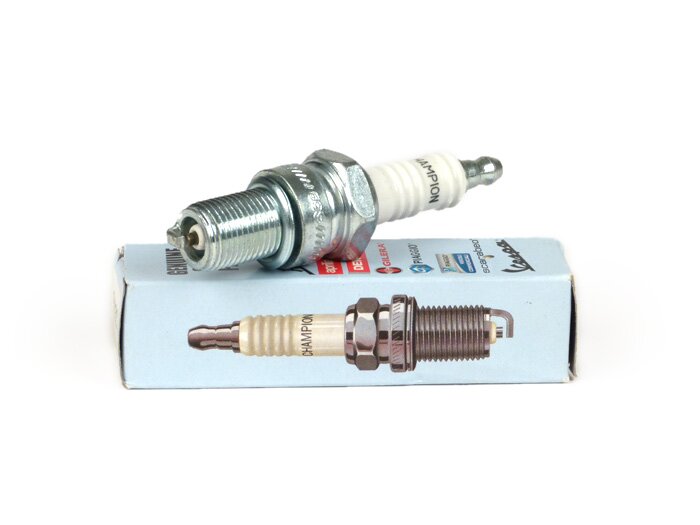 Tändstift -PIAGGIO- Champion RN3C - 50cc 2T- Aprilia, Derbi, Gilera, Piaggio, Vespa - alla 50cc 2T (utom injektion/Purejet)