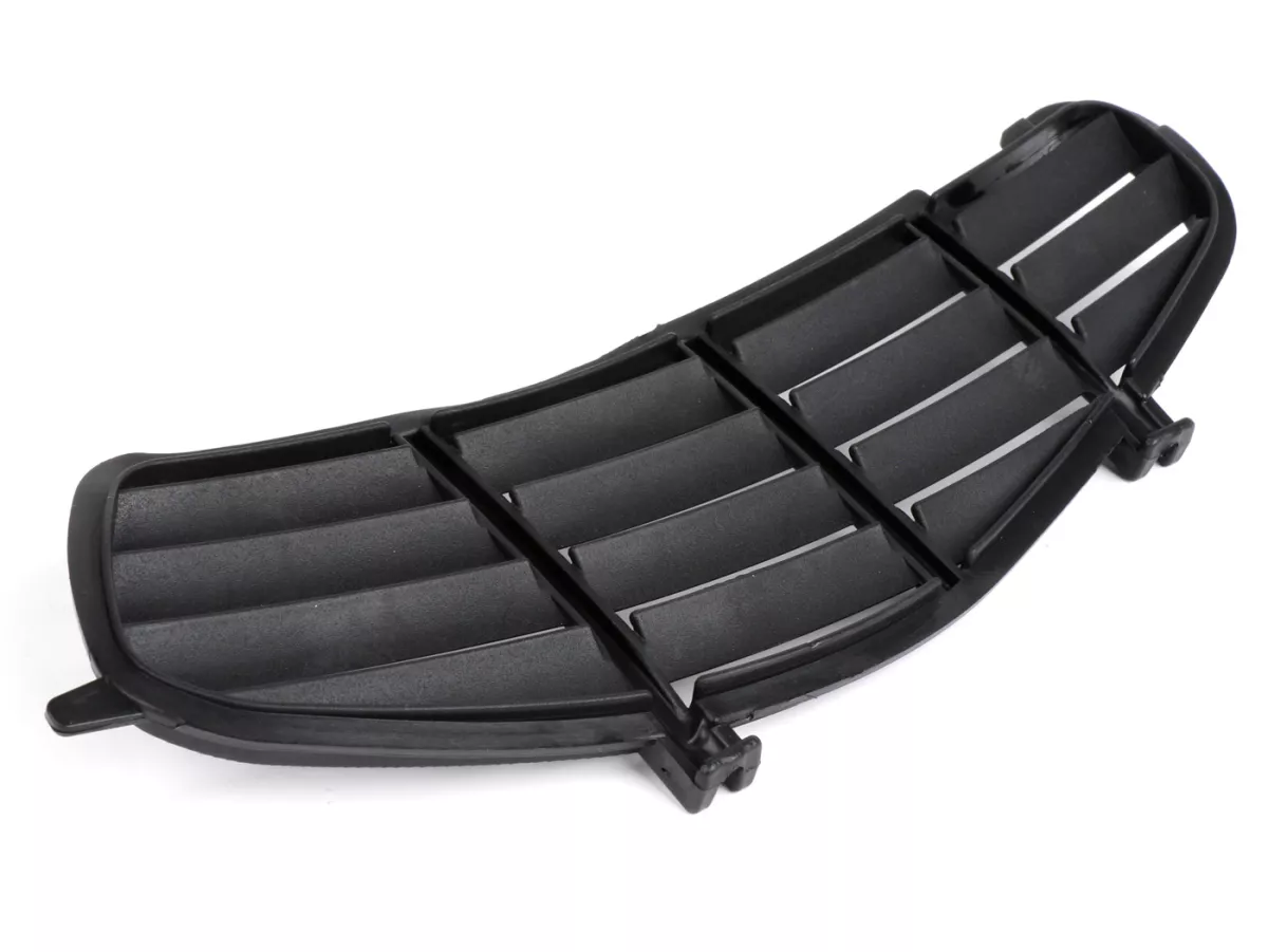 Bagageruimte rooster - Ventilatierooster, zwart, rechts -PIAGGIO- Vespa GT 250 (ZAPM45102), Vespa GT L 125 (ZAPM31100, ZAPM31101), Vespa GT L 200 (ZAPM31200), Vespa GTS 125 (ZAPM31300, ZAPMA3100, ZAPMA3200), Vespa GTS 150 (ZAPMA3200, ZAPMA3100), Vespa GTS