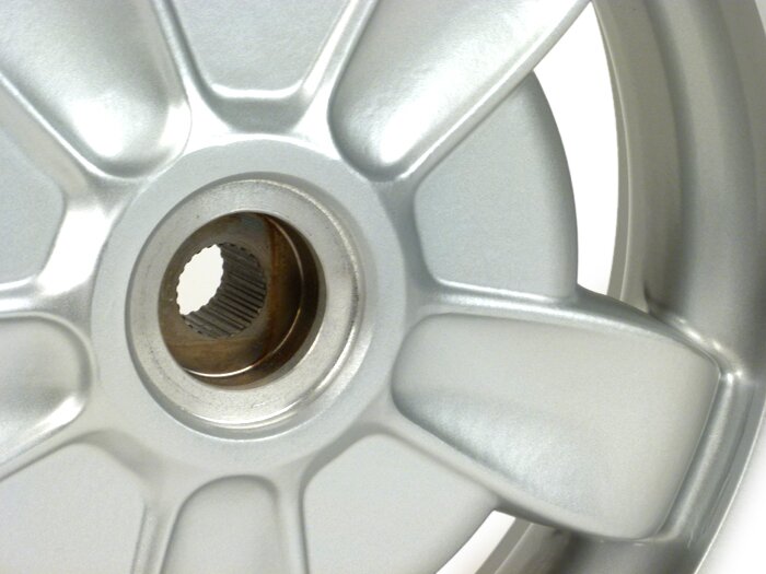 Pelek belakang 11 x 2,75 -PIAGGIO- Vespa Primavera (2013-)