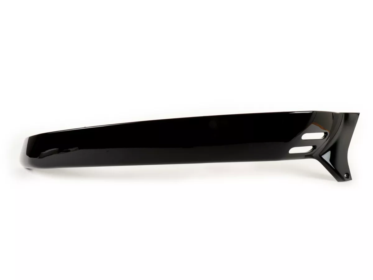 Rivestimento laterale destro -PIAGGIO- Nero (094) - Vespa GTS 125 (ZAPM31300), Vespa GTS 250 (ZAPM45100, ZAPM45101), Vespa GTS 300 (ZAPM45200, ZAPM45202), Vespa GTS Super 125 (ZAPM45300, ZAPM45301), Vespa GTS Super 300 (ZAPM45200, ZAPM45202), Vespa GTS Su