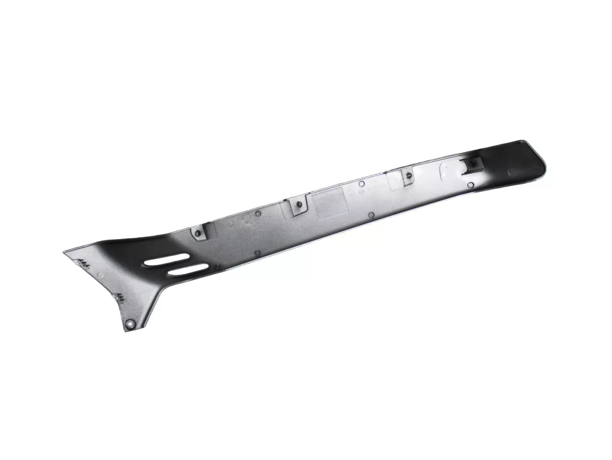 Rivestimento laterale destro -PIAGGIO- Argento Cortina (711/B) - Vespa GTS 125 (ZAPM31300), Vespa GTS 250 (ZAPM45100, ZAPM45101), Vespa GTS 300 (ZAPM45200, ZAPM45202), Vespa GTS Super 125 (ZAPM45300, ZAPM45301), Vespa GTS Super 300 (ZAPM45200, ZAPM45202),