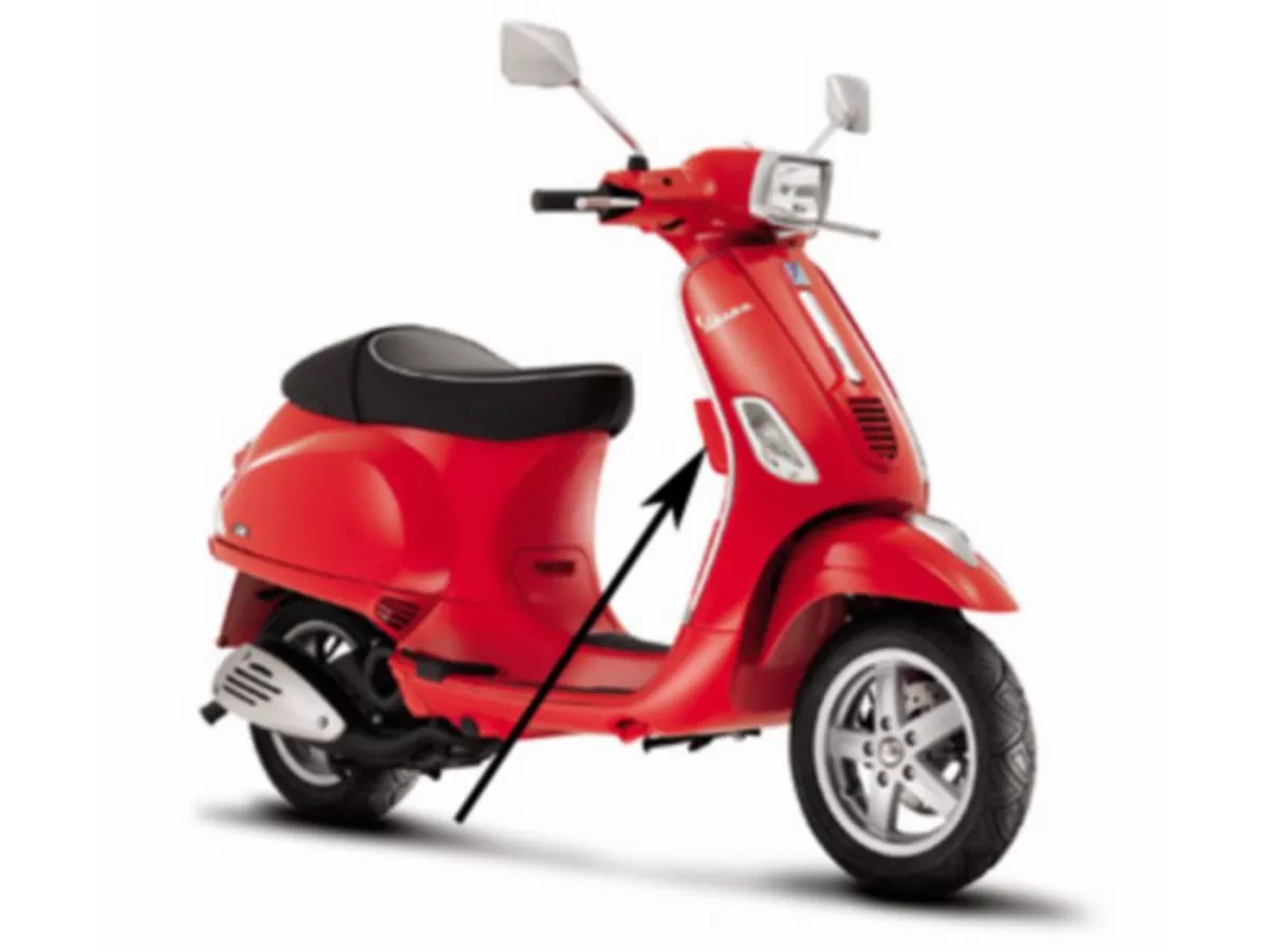 Kompartemen penyimpanan kanan -PIAGGIO- Vespa S - Naga Merah (894)