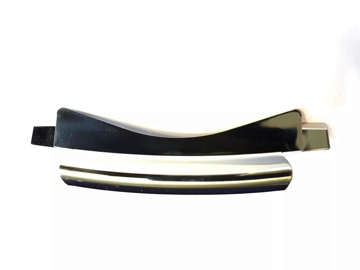 Anslutningsstycke för kantskydd, krom -PIAGGIO- Vespa Primavera 125 (ZAPM81100, ZAPM81101, ZAPMA1100, RP8M82500, RP8M82821, RP8M82100, RP8M82310, ZAPMA1101, ZAPMD1100), Vespa Primavera 150 (ZAPM81200, ZAPMA1200, ZAPM81201, ZAPMA1201, ZAPMD120), Vespa P
