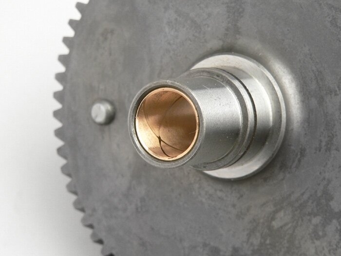 Pignon primaire -QUALITÉ OEM- Vespa V50, PV125, ET3, PK50, PK80, PK125 - 18-67 = 3,72