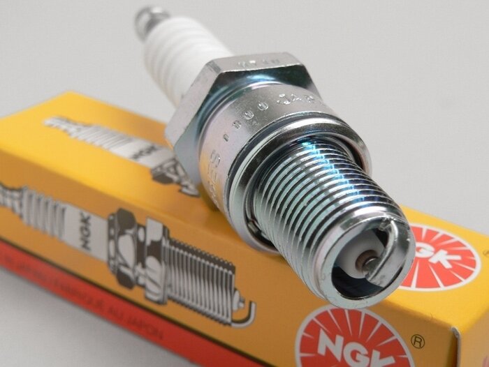 Candela di accensione -NGK B ES- B6ES