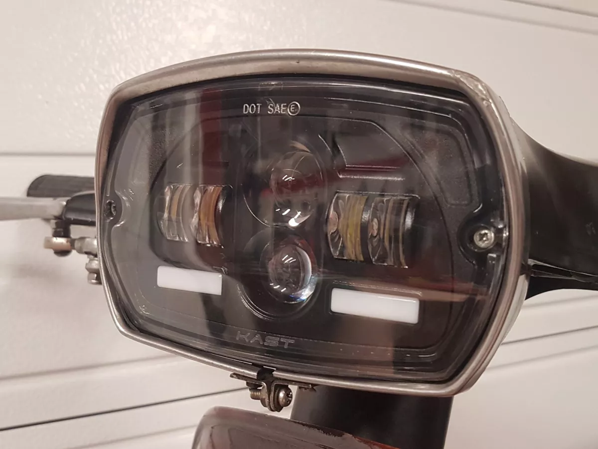 Strålkastarsats -ITALKAST LED (3000lm), rektangulär - Vespa V50 Special - svart