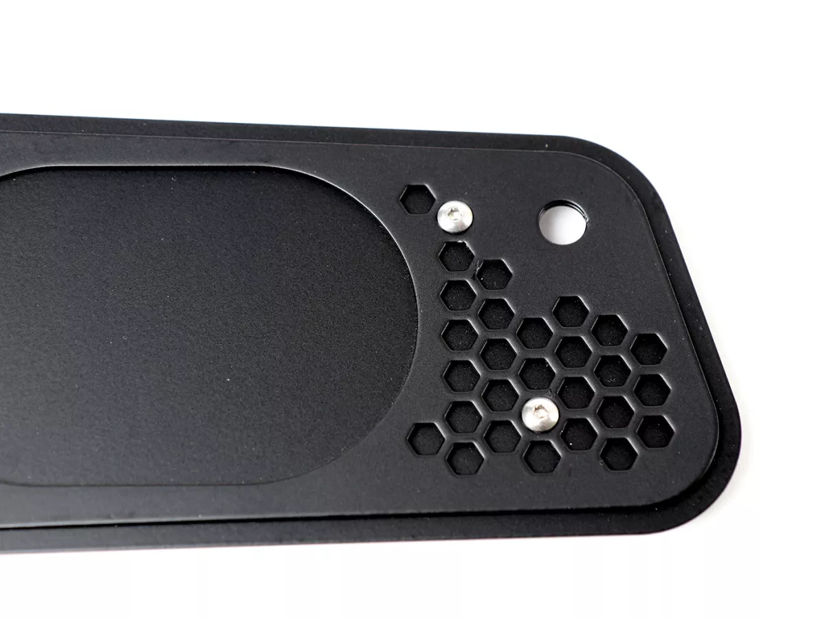 Coperchio di scarico per forcellone motore -JAILBREAK CUSTOMS, acciaio inox nero - Vespa GT 250 (ZAPM45102), Vespa GT L 125 (ZAPM31100, ZAPM31101), Vespa GT L 200 (ZAPM31200), Vespa GTS 125 (ZAPM31300), Vespa GTS 250 (ZAPM45100, ZAPM45101), Vespa GTS 300