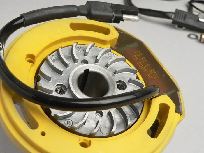 Ignition -MALOSSI inner rotor Selettra- Minarelli 50 cc
