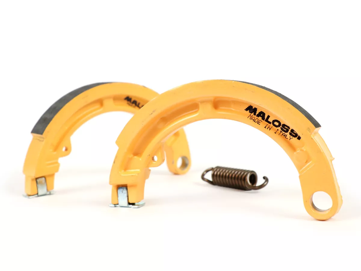 Bromsskor -MALOSSI Ø=125x17mm- 8 + 9 + 10 fram, 1 fäste, Vespa Smallframe V50, V90, SS50, SS90, PV125, ET3, Wideframe V1T till V15T, V30T-V33T, VM, VN, VL, VB, VNA, VNB, VBA, VBB, Super