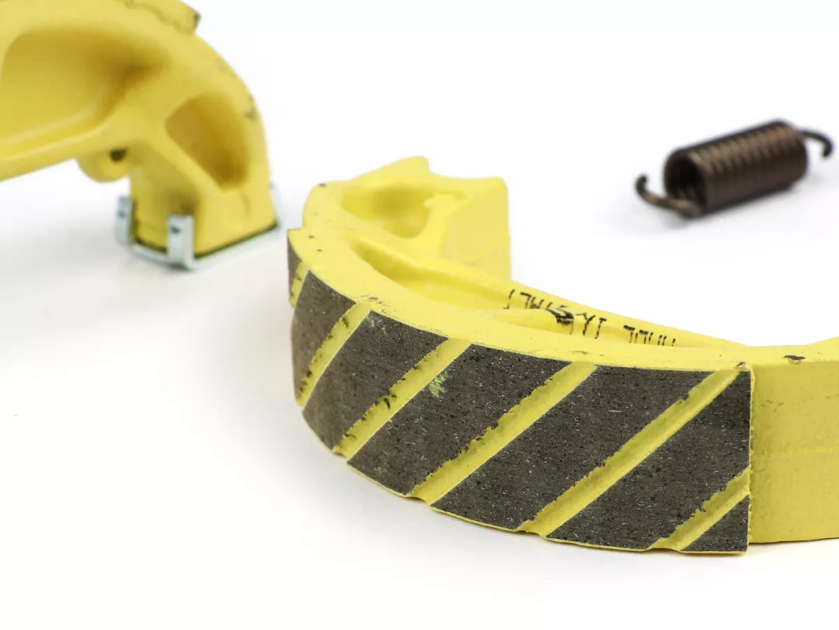 Sepatu rem BRAKE POWER -MALOSSI- Ø = 100x20mm, dengan alur- PIAGGIO TPH 50, NRG MC2 50, NRG 50, NTT 50, Sfera 50 RST, Sfera 80, Zip 50, GILERA Badai 50, Easy Moving 50