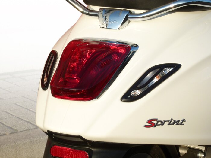 Kisi-kisi indikator -MOTO NOSTRA- Vespa Sprint, Primavera 50-150 - belakang - hitam