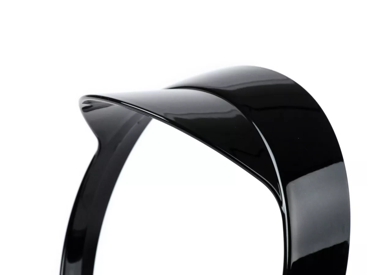 Aro embellecedor de faro con pantalla -MOTO NOSTRA- Vespa GTS 300 HPE (2019-2022), GTS 125 IGET (2019-2022) - negro brillante