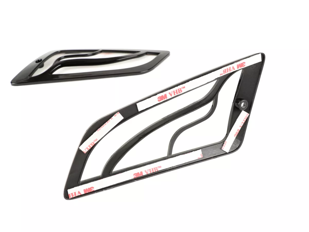 Pair of indicator grills -MOTO NOSTRA- Vespa GT, GTL, GTV, GTS 125-300 - front - shiny black