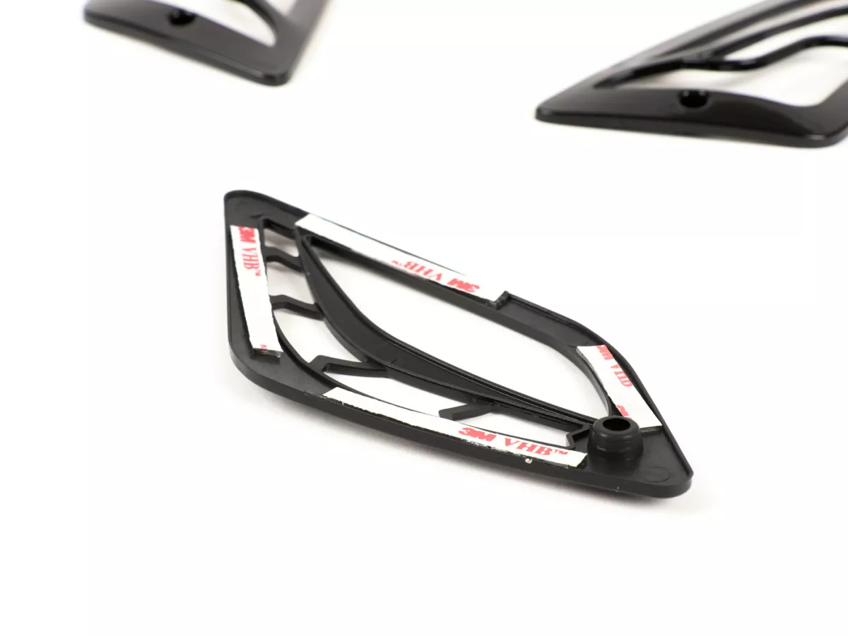 Kit grilles clignotants -MOTO NOSTRA- Vespa GT, GTL, GTV, GTS 125-300 - noir briliant