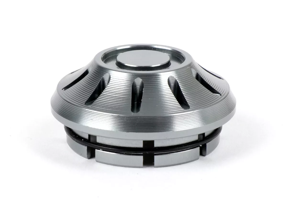 Afdekkap wielmoer / velg Ø=35mm -MOTO NOSTRA, CNC, grijs- Vespa PX (-1984 - achter), Rally, Sprint, TS, GT, GTR, GS160, SS180, V50 Special (V5B vanaf 1972), V50N, SS50-90, PV125, ET3, Vespa ET2, ET4, GT, GTL, GTS, GTV, LX, LXV, S, Gilera Fuoco, Piagg