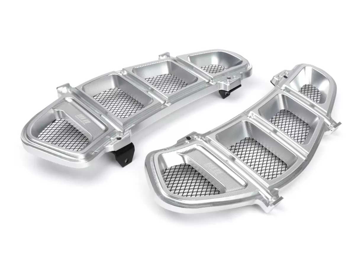 Bagageruimte rooster - Ventilatieroosterset -MOTO NOSTRA, CNC, zilver- Vespa GT 250 (ZAPM45102), Vespa GT L 125 (ZAPM31100, ZAPM31101), Vespa GT L 200 (ZAPM31200), Vespa GTS 125 (ZAPM31300, ZAPMA3100, ZAPMA3200), Vespa GTS 150 (ZAPMA3200, ZAPMA3100), Vesp