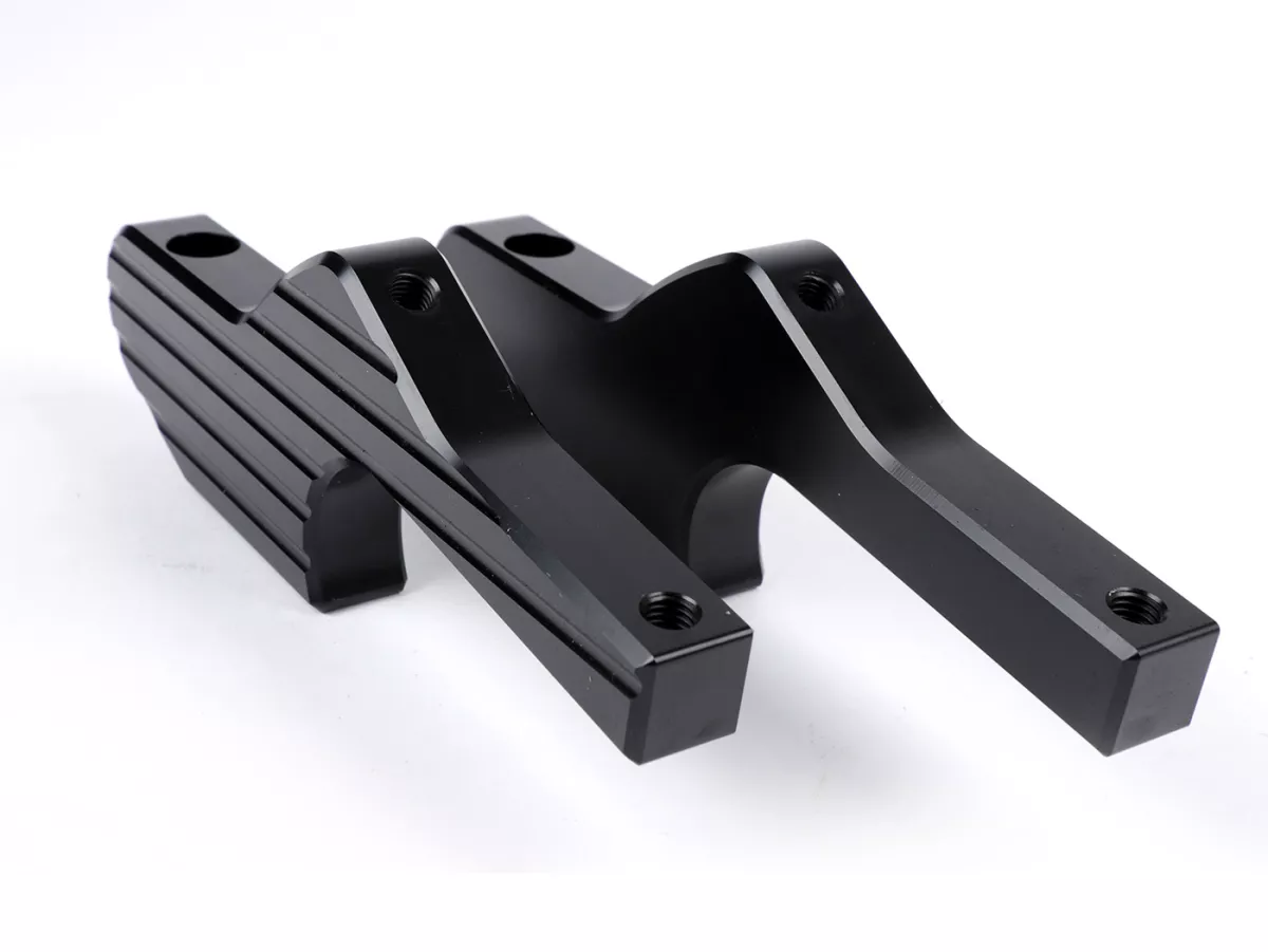Adaptateurs repose-pieds passager -MOTO NOSTRA, CNC, noir brillant- Vespa GT, GTL, GTS, GTV 125-310