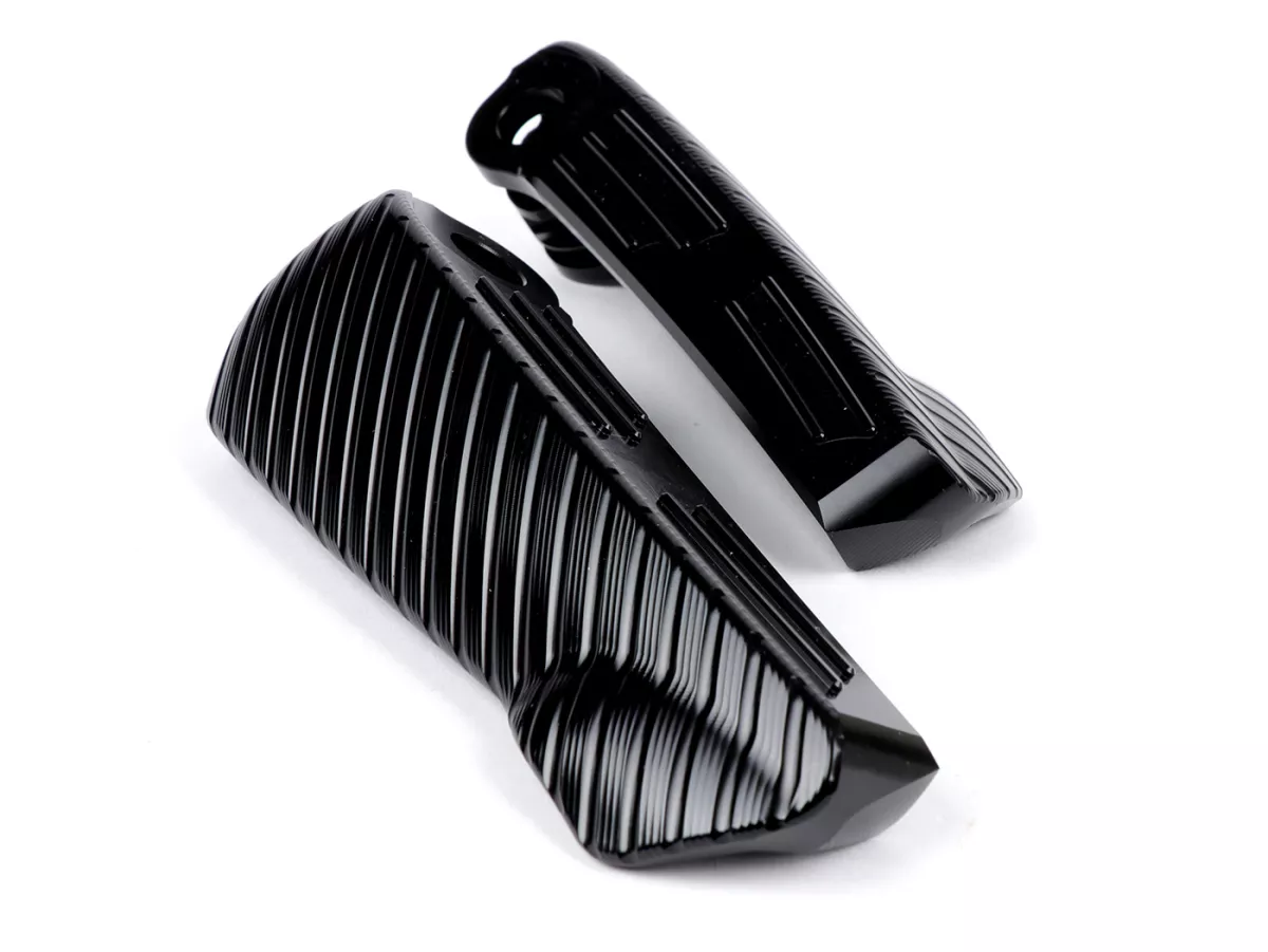 Repose-pieds -MOTO NOSTRA, CNC, noir brillant- Vespa GT, GTL, GTS 125-300, GTV - jusqu'en 2024